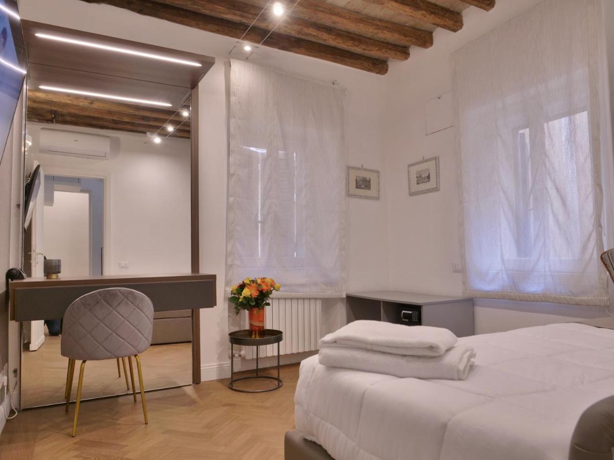 Helmirage Trevi Suite Рим Екстер'єр фото