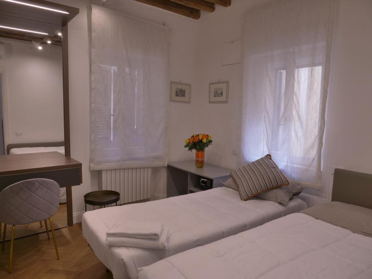 Helmirage Trevi Suite Рим Екстер'єр фото