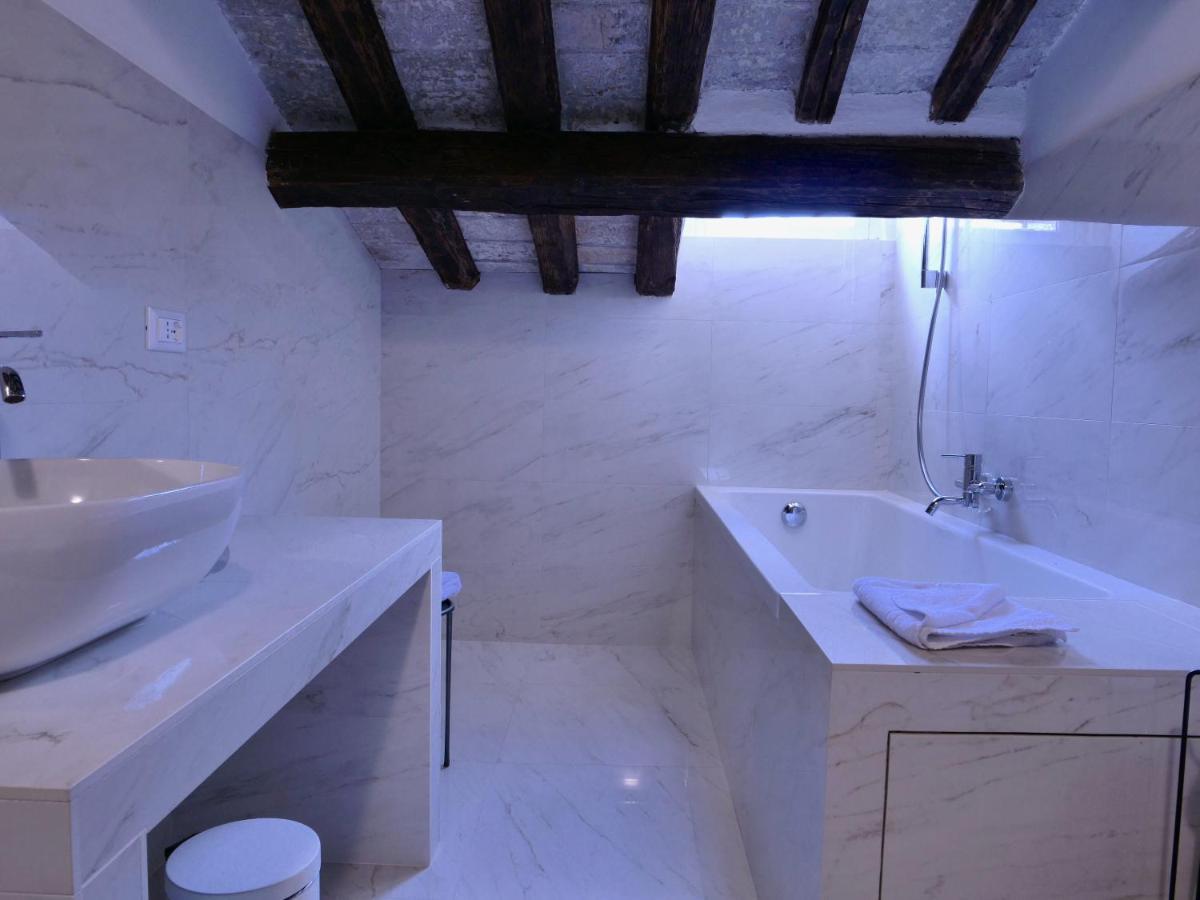 Helmirage Trevi Suite Рим Екстер'єр фото